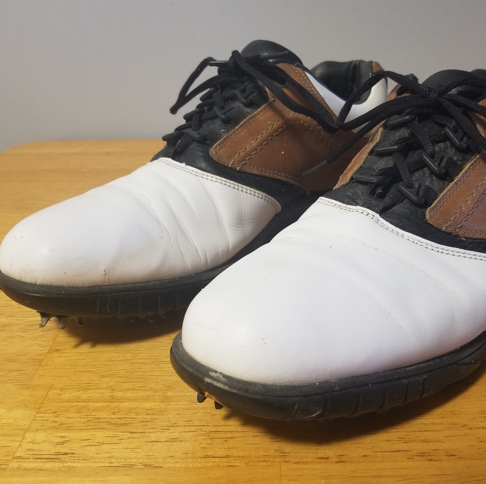 FootJoy Coutour Series Mens Sz 12 Style 54108 Golf Cleets
